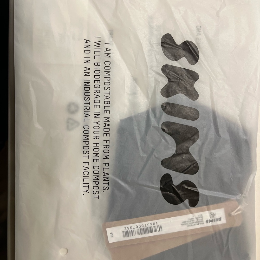 SKIMS Onyx Thong